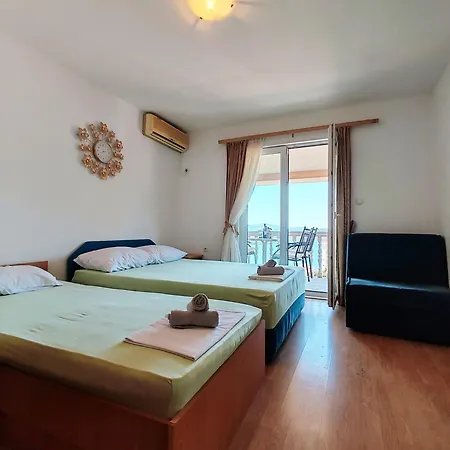 Konukevi & Tempera 3*